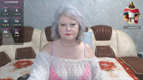 Snapshot of gloriasguirt chatting on January 13, 2026, 2:39 am Gloriasguirt online show from January 13, 2026, 2:39 am