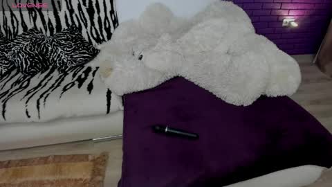 Snapshot of glowmimi chatting on May 15, 2026, 5:31 pm Mia online show from May 15, 2026, 5:31 pm