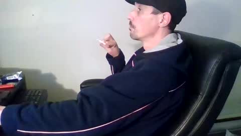 Snapshot of gmang4242 chatting on May 1, 2026, 6:01 pm gmang4242 online show from May 1, 2026, 6:01 pm