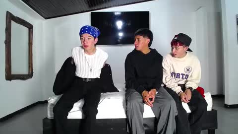 THOMAS AND DAMIAND online show from October 5, 2025, 7:01 pm