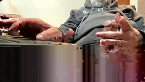 gngnxxx online show from April 28, 2026, 5:18 pm