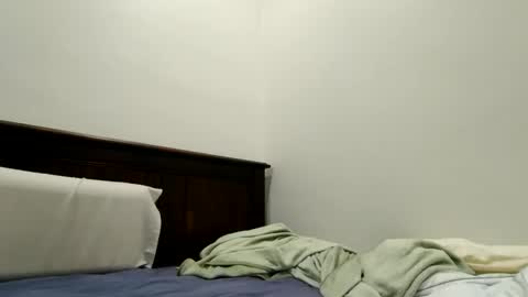 gnik8124 online show from November 7, 2025, 7:52 am