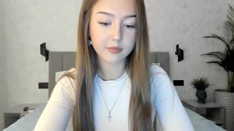 Lina online show from November 8, 2025, 8:36 am