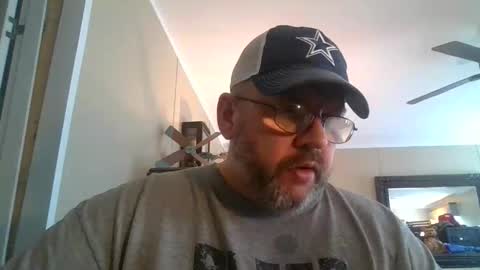 IDKIDCIDGAF online show from November 23, 2025, 6:19 pm