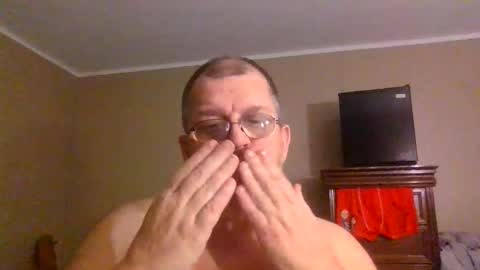 Snapshot of gobey33 chatting on April 28, 2026, 2:27 am IDKIDCIDGAF online show from April 28, 2026, 2:27 am