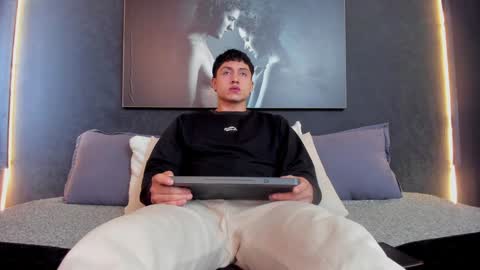 steven online show from December 12, 2024, 1:06 pm