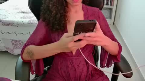 Snapshot of goddess_artemis_ chatting on April 27, 2026, 7:01 pm Fauna online show from April 27, 2026, 7:01 pm