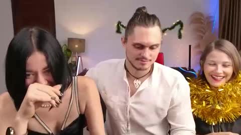   330 UTC2 girls   online show from December 24, 2024, 3:38 am