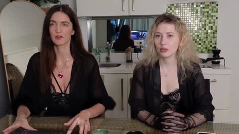   330 UTC2 girls   online show from January 21, 2025, 3:37 am