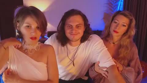   330 UTC2 girls   online show from February 8, 2025, 4:14 am