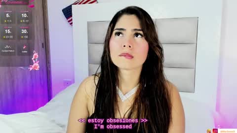 Mia online show from September 10, 2025, 10:43 pm