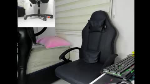 goddess_of_pigs online show from December 20, 2025, 10:50 pm