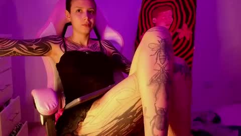 vee online show from April 1, 2026, 11:24 pm