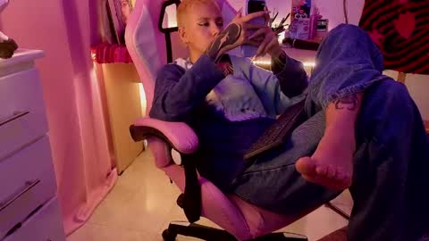 vee online show from April 22, 2026, 5:54 am