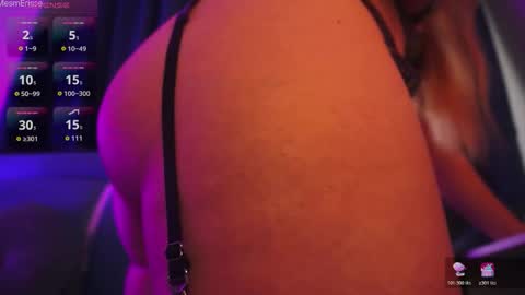 MesmErisse online show from October 28, 2025, 6:50 am