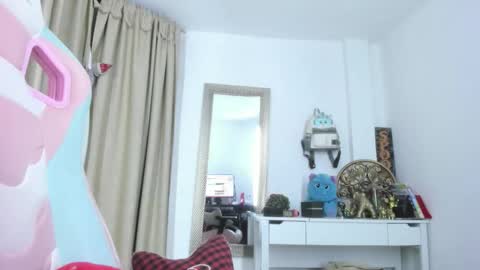 Snapshot of goddessjessica_roger chatting on December 4, 2025, 5:28 am Goddess Jessica and slave Roger online show from December 4, 2025, 5:28 am