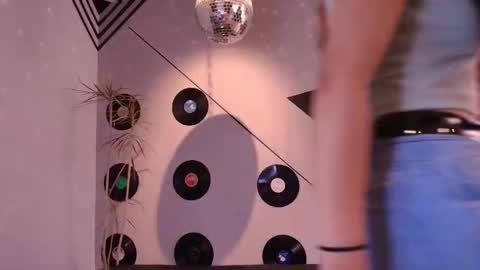 Julieta online show from November 16, 2025, 6:13 pm