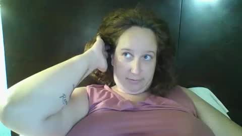 Crystal online show from April 21, 2026, 12:34 am