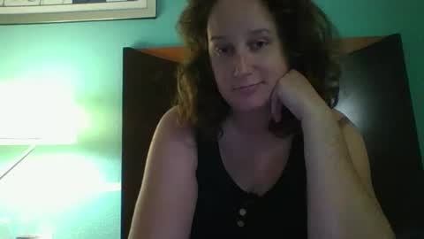 Crystal online show from April 30, 2026, 9:41 pm