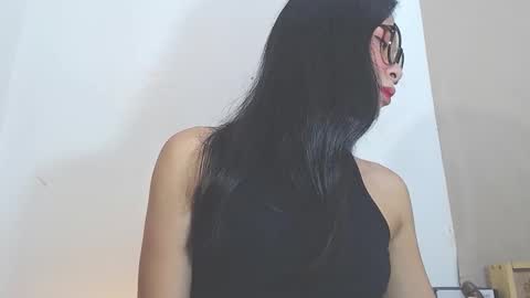 Kyla and Nian online show from November 18, 2025, 11:25 am