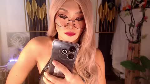 Snapshot of goddessquinnie chatting on January 12, 2025, 1:53 am quinnie online show from January 12, 2025, 1:53 am