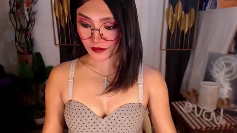 Snapshot of goddessquinnie chatting on February 8, 2025, 12:38 am quinnie online show from February 8, 2025, 12:38 am