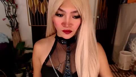 Snapshot of goddessquinnie chatting on March 2, 2025, 1:47 am quinnie online show from March 2, 2025, 1:47 am