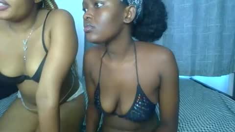 Snapshot of godess_lunah chatting on May 11, 2026, 9:15 am godess_lunah online show from May 11, 2026, 9:15 am