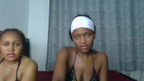 Snapshot of godess_lunah chatting on May 19, 2026, 6:25 pm godess_lunah online show from May 19, 2026, 6:25 pm