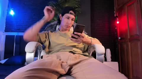 HUAN online show from January 15, 2025, 4:47 am