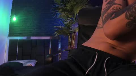 HUAN online show from February 26, 2025, 3:10 am