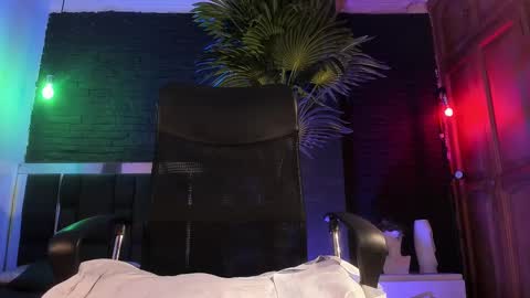 HUAN online show from March 3, 2025, 11:33 am