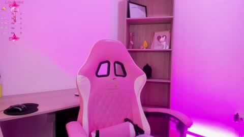 gold__queen online show from December 18, 2024, 3:26 am