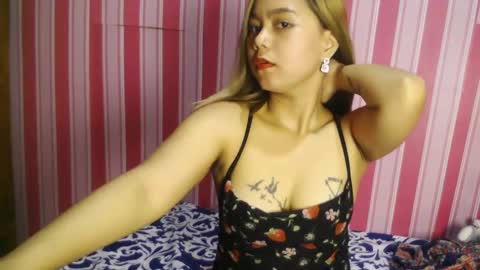 Snapshot of goldaveronn chatting on December 16, 2024, 5:06 am goldaveronn online show from December 16, 2024, 5:06 am