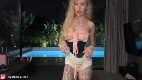 Aline meow   online show from October 30, 2025, 4:08 pm