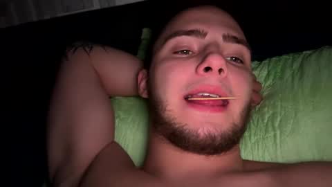 Golden boyyy21 online show from December 11, 2024, 1:58 am