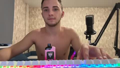 Golden boyyy21 online show from February 20, 2025, 2:35 pm