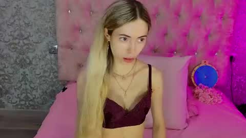 Snapshot of golden_girl__ chatting on July 19, 2026, 1:53 am golden girl online show from July 19, 2026, 1:53 am