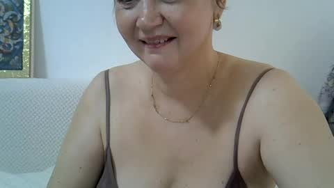 Snapshot of golden_kessie chatting on July 9, 2026, 6:28 am golden_kessie online show from July 9, 2026, 6:28 am