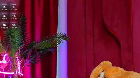 GoldenAmberX online show from February 24, 2025, 11:43 am