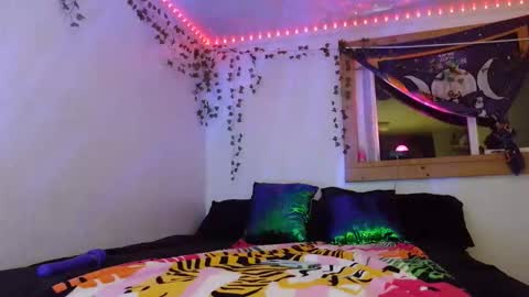 Snapshot of goldendelicious577600 chatting on May 2, 2026, 7:13 am XxPretentious PeachxX online show from May 2, 2026, 7:13 am