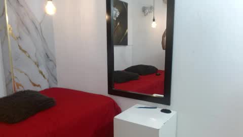 Snapshot of goldendesirex_ chatting on April 16, 2026, 7:25 pm online show from April 16, 2026, 7:25 pm
