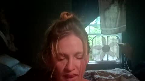 goldendoll1704 online show from August 8, 2026, 11:07 pm