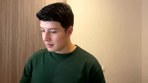 goldenknight33 online show from October 28, 2025, 5:26 pm