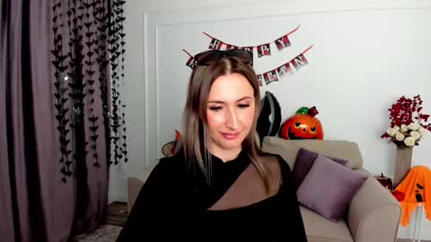 Olivia online show from October 22, 2025, 7:57 pm