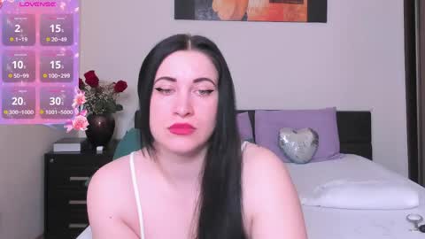 Luna online show from April 21, 2026, 5:03 am