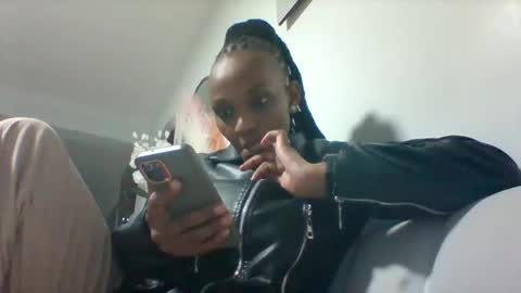 goldenmusexo online show from April 11, 2026, 6:45 pm