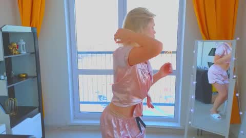 Angie online show from January 9, 2026, 9:45 am