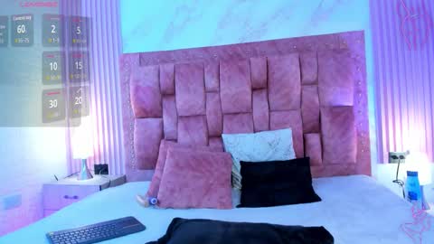 goldilockss15 online show from September 26, 2025, 3:21 am