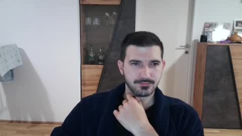 goldnic_10 online show from April 22, 2026, 4:48 am